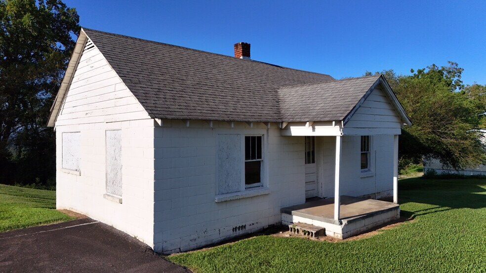 More Photos Of 1314 Old Highway 601, Mount Airy Office For Sale