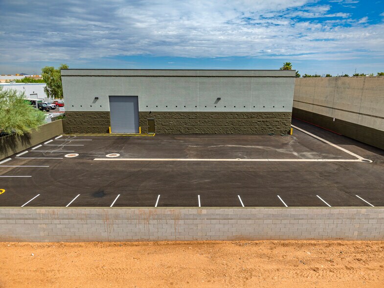 More Photos Of 315 E Comstock Dr, Chandler Warehouse For Sale