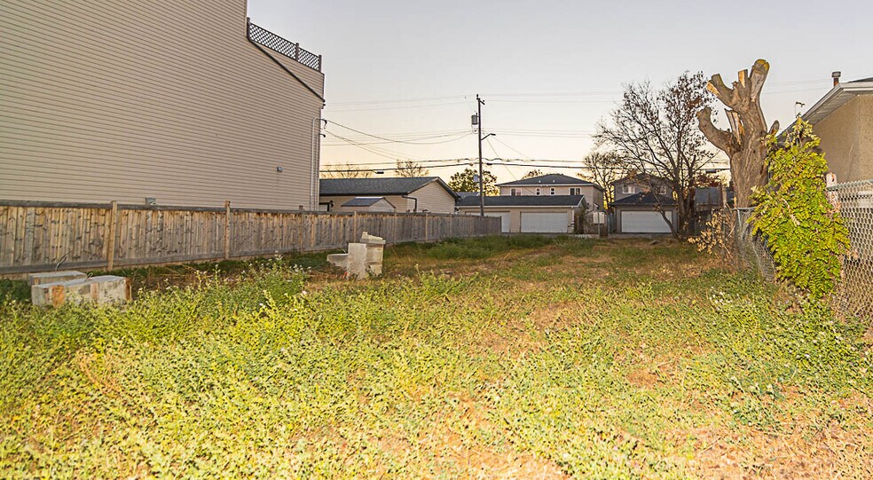 More Photos Of 11640 80th St NW, Edmonton Land For Sale