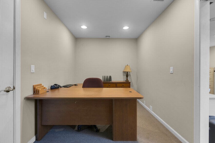 More Photos Of 42 Neal Ct, Plainville Warehouse For Sale