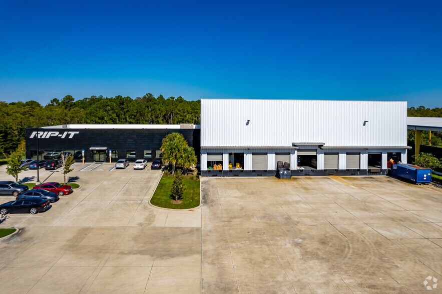 More Photos Of 4855 L B McLeod Rd, Orlando Warehouse For Sale