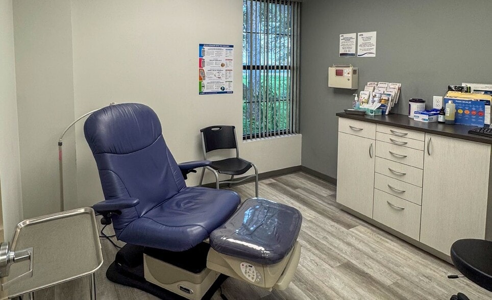 More Photos Of 8500 75th St, Pleasant Prairie Medical For Lease