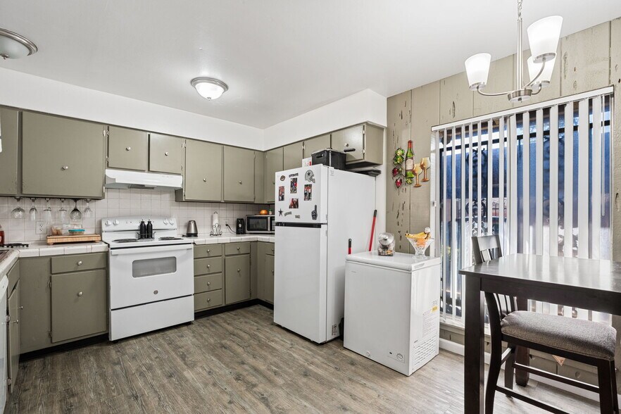 More Photos Of 2910 E Huntington Blvd, Fresno Multifamily For Sale