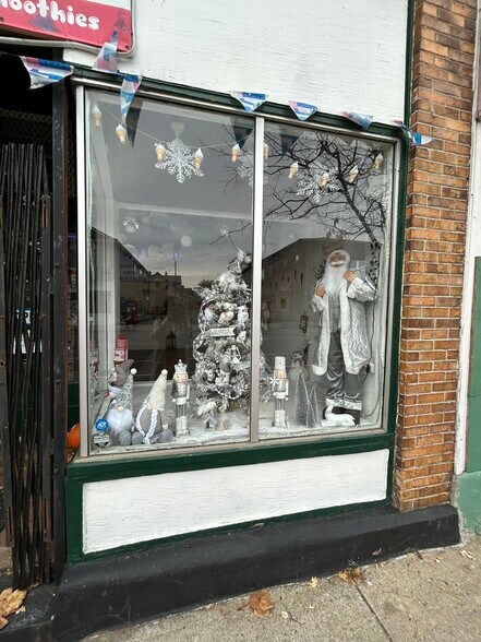 More Photos Of 1983-1985 S Park Ave, Buffalo Storefront Retail Residential For Lease