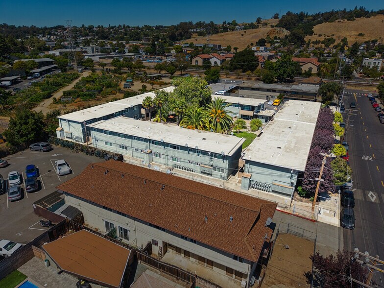 More Photos Of 550 Berry Ave, Hayward Apartments For Sale