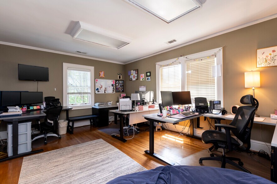 More Photos Of 1310 Augusta St, Greenville Office For Lease