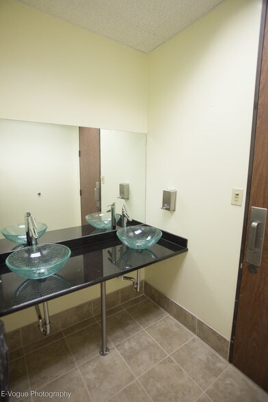 More Photos Of 6430 Richmond Ave, Houston Office For Sale