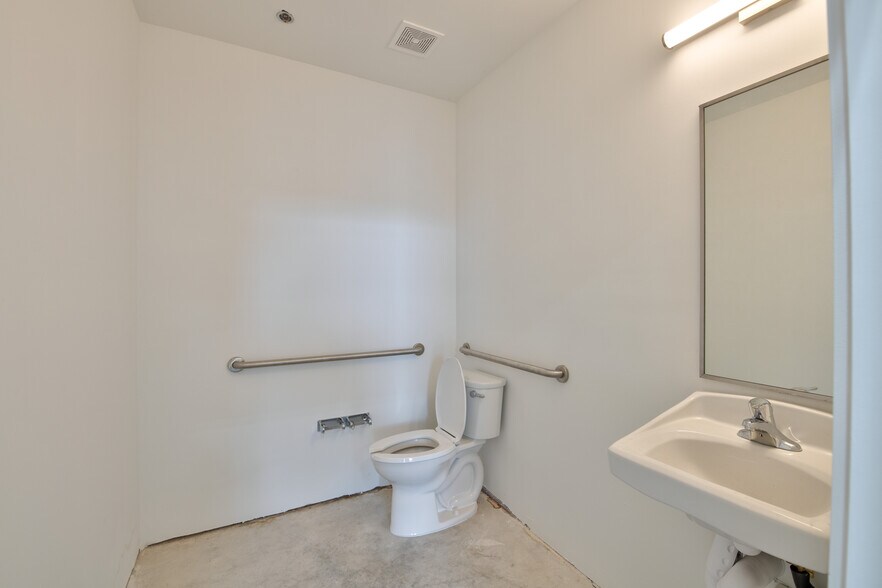 More Photos Of 0 SE Federal Hwy, Hobe Sound Warehouse For Sale