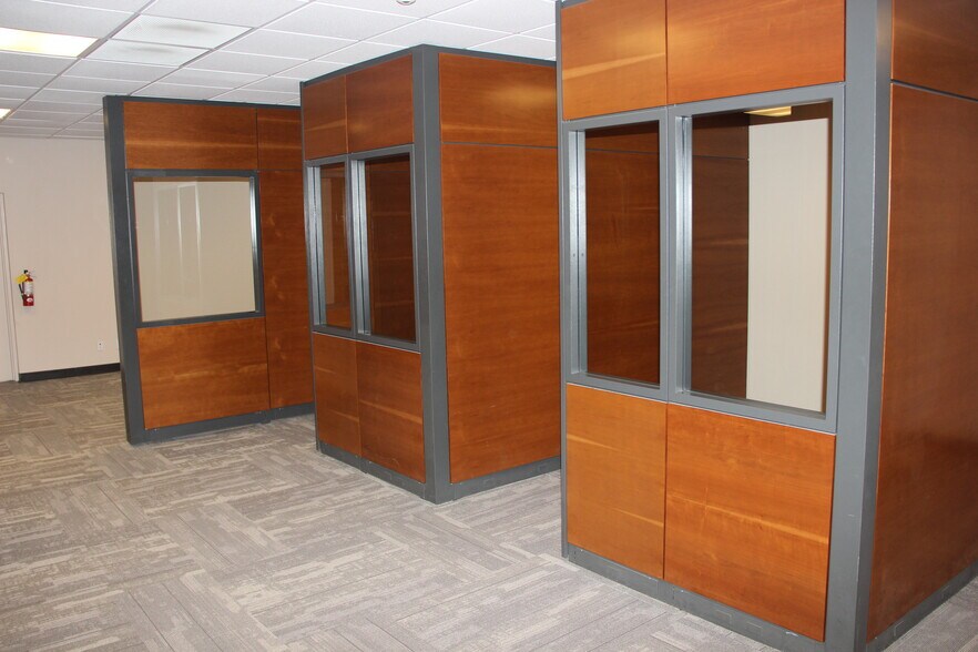 More Photos Of 907 S Woodland Blvd, Deland Office For Sale