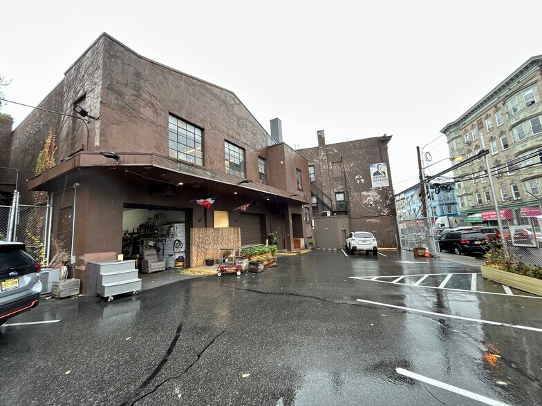 More Photos Of 20-34 Park Ave, Paterson Office For Sale