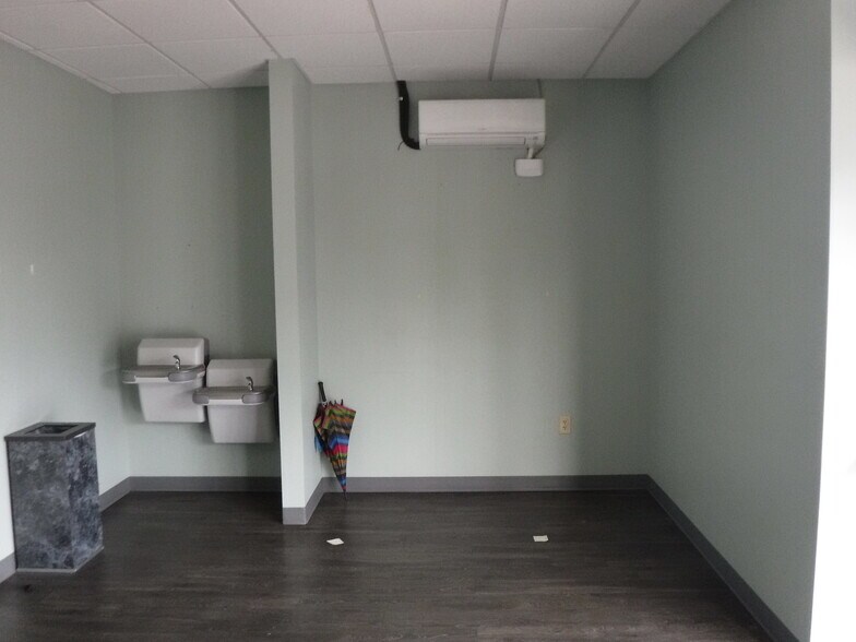 More Photos Of 1908 Caudle Dr, Mount Airy Medical For Lease