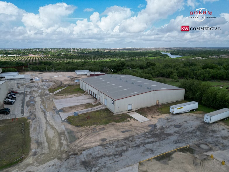 More Photos Of 100 Lupita Cir, Del Rio Distribution For Sale