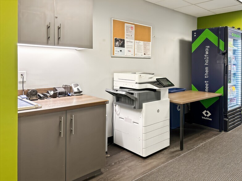 More Photos Of 2875 NE 191st St, Aventura Coworking Space