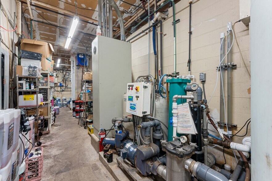 More Photos Of 81 Route 31 N, Pennington Freestanding For Sale