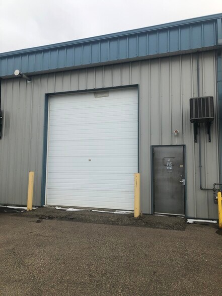 More Photos Of 7471 Edgar Industrial Bnd, Red Deer Warehouse For Lease