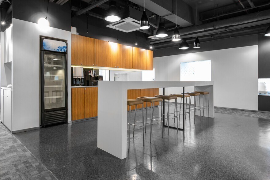 More Photos Of 302 Satellite Blvd NE, Suwanee Coworking Space