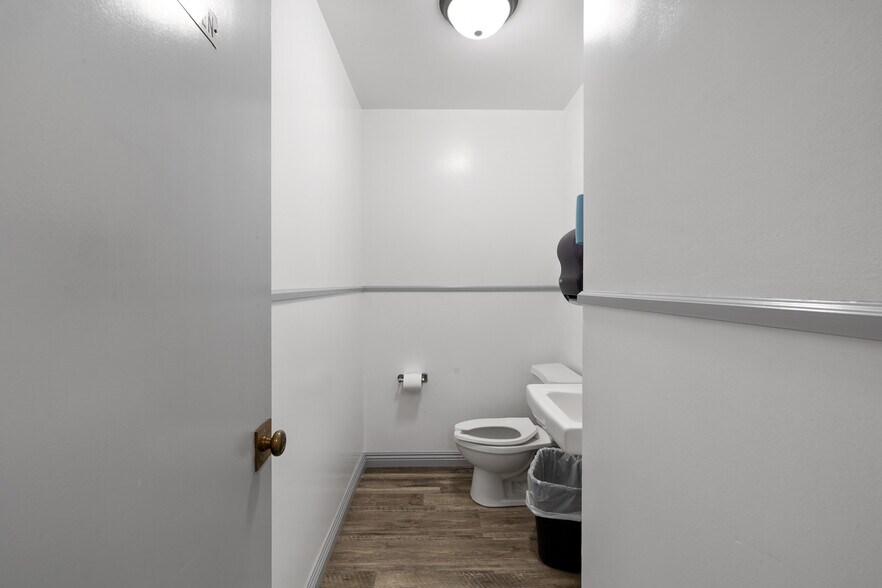 More Photos Of 375 S K St, Oxnard Religious Facility For Sale