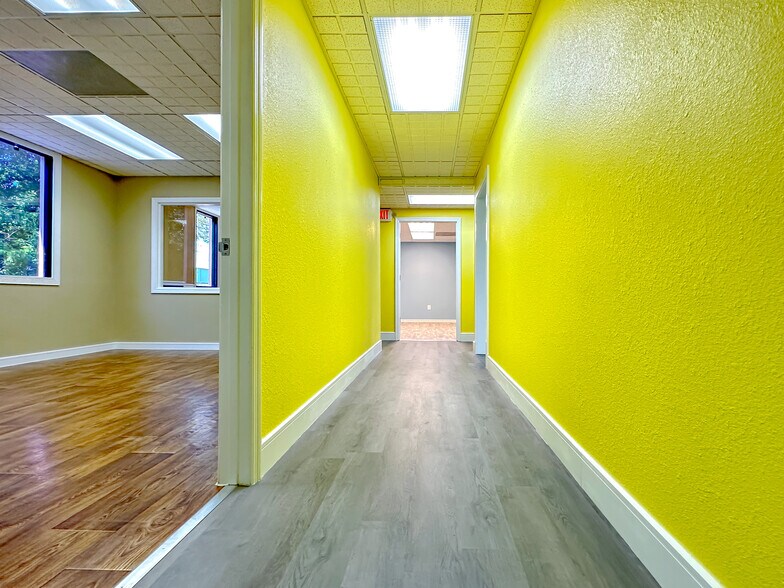 More Photos Of 532 International Pl, Rockledge Warehouse For Lease