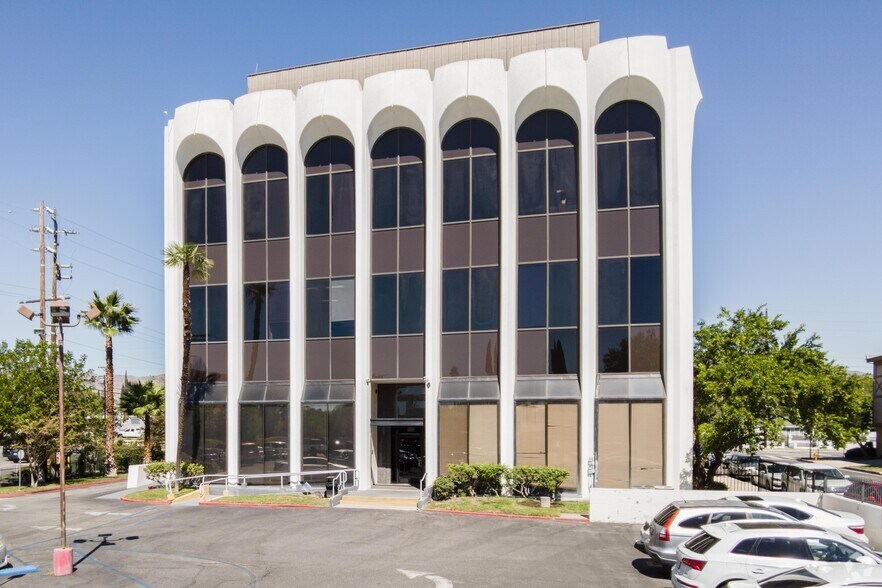 More Photos Of 16800 Devonshire St, Granada Hills Office For Lease