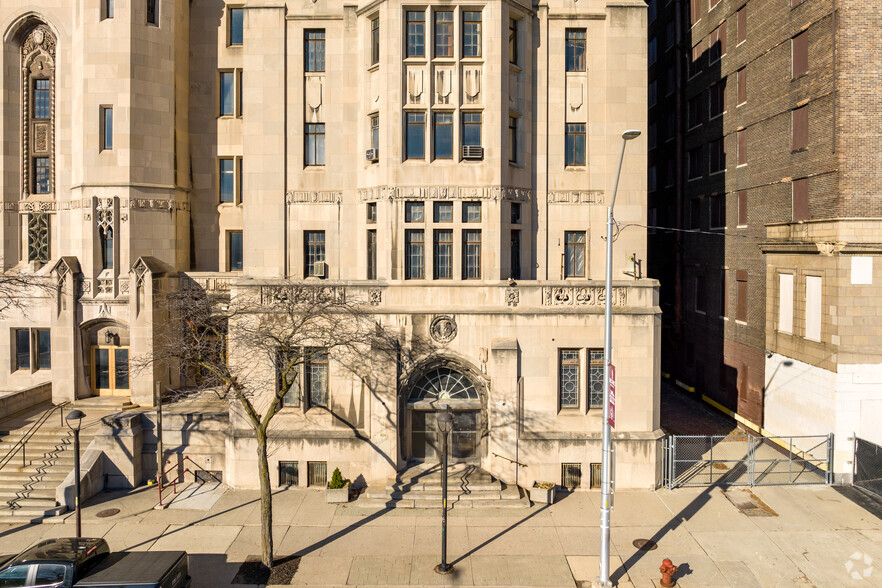 More Photos Of 434 Temple St, Detroit Office For Sale