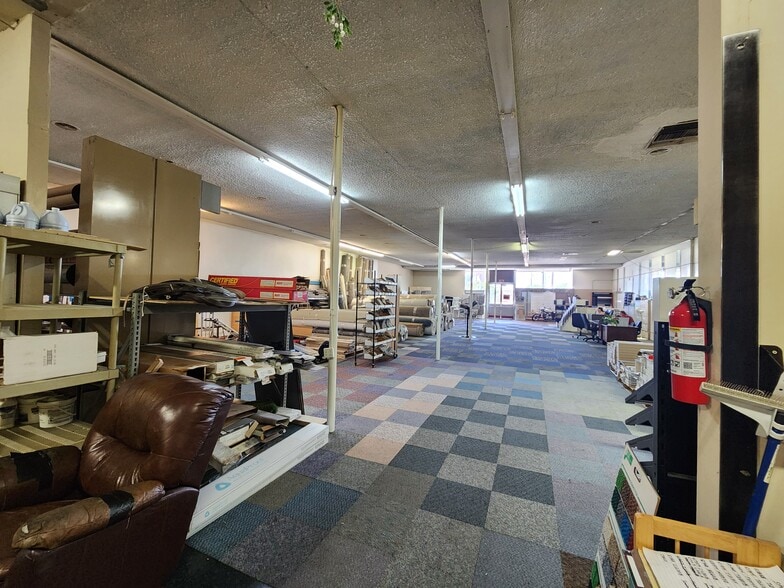 More Photos Of 2916 Brundage Ln, Bakersfield Auto Repair For Sale