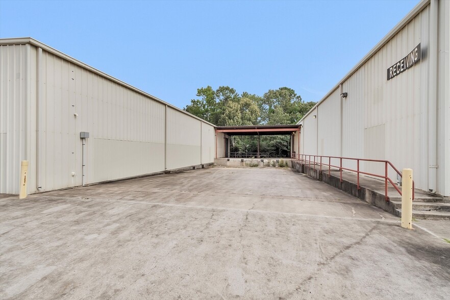 More Photos Of 1207 N Fm 3083 Rd, Conroe Distribution For Lease