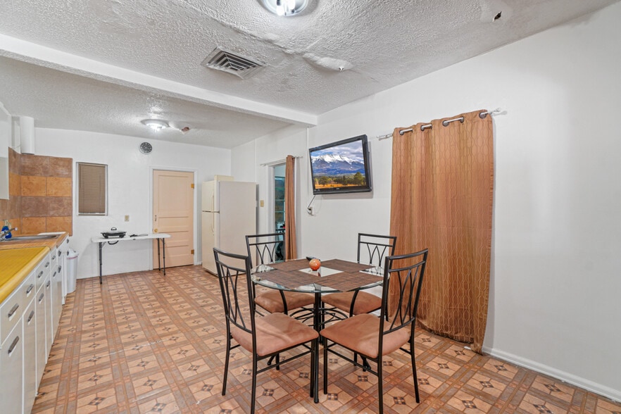 More Photos Of 10108 Socorro Dr, El Paso General Retail For Sale