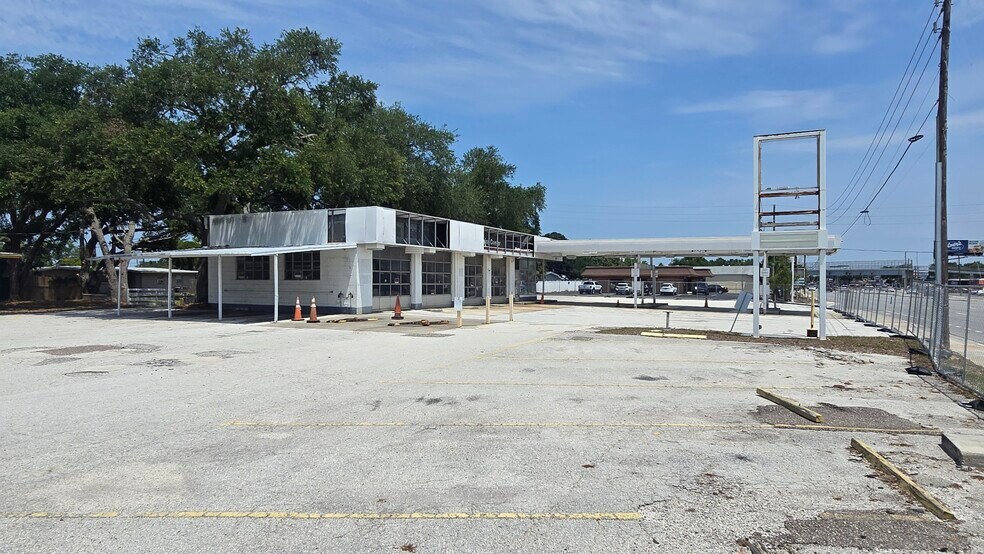 More Photos Of 6390 Seminole Blvd, Seminole Service Station For Sale