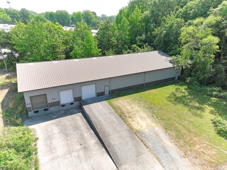 More Photos Of 4840 Reagan Dr, Charlotte Warehouse For Lease