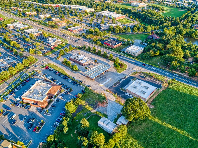 More Photos Of 690 River Highway Unit #3, Mooresville Freestanding For Sale