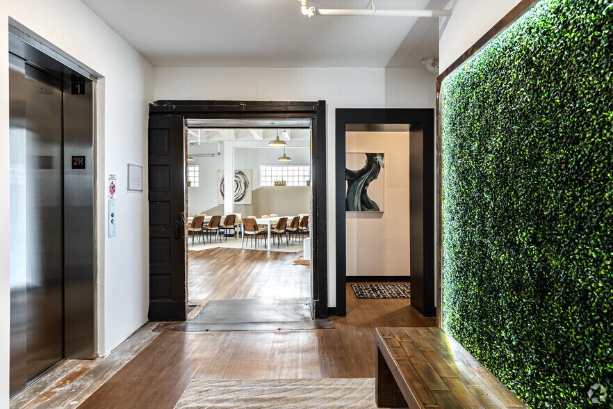 More Photos Of 325 E 31st St, Kansas City Office For Lease