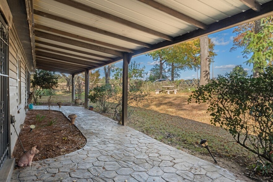 More Photos Of 607 Butts Mill Rd, Pine Mountain General Retail For Sale