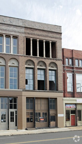 More Photos Of 62 S Front St, Memphis Storefront Retail Office For Sale