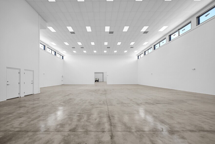 More Photos Of 221 NE 67th St, Miami Warehouse For Sale