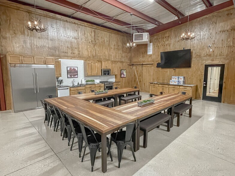 More Photos Of 9808 S Sunnylane Rd, Moore Office For Sale