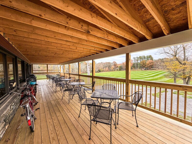 More Photos Of 170 South St, Brooklyn Restaurant For Sale