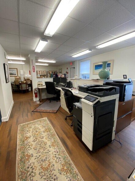 More Photos Of 1-13 Willow St, Yarmouth Port Unknown For Lease