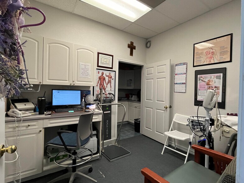 More Photos Of 3106 S W S Young Dr, Killeen Medical For Lease