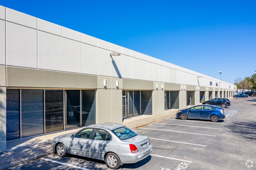 More Photos Of 12625 Wetmore Rd, San Antonio Unknown For Lease