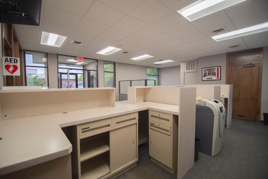 More Photos Of 101 W Monroe St, Bangor Bank For Sale