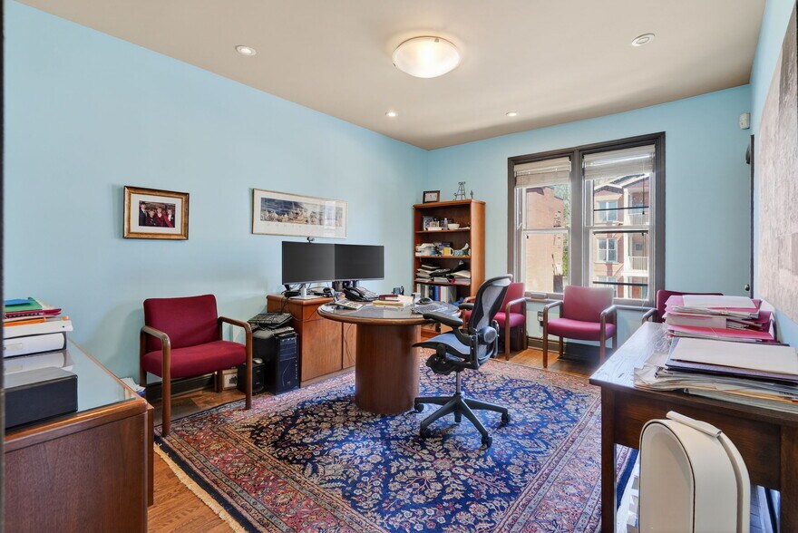 More Photos Of 464 Somerset St W, Ottawa Office For Sale