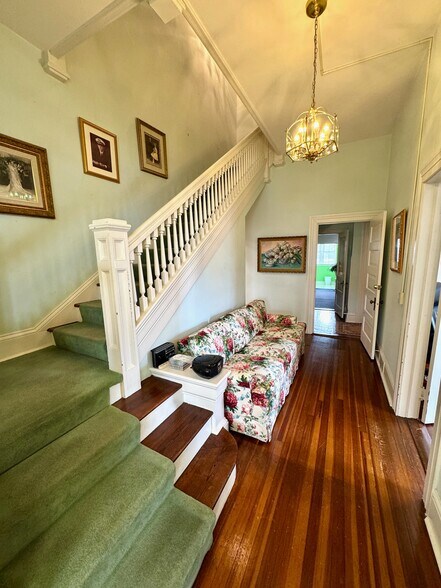 More Photos Of 424 Green St, Gainesville Office Residential For Sale