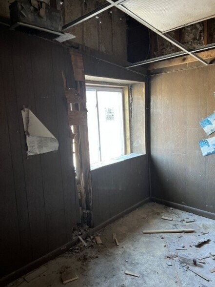 More Photos Of 869 Underwood Rd, McMinnville Flex For Sale