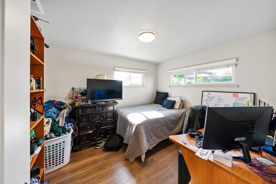 More Photos Of 8336 Brentwood Blvd, Brentwood Office Residential For Sale