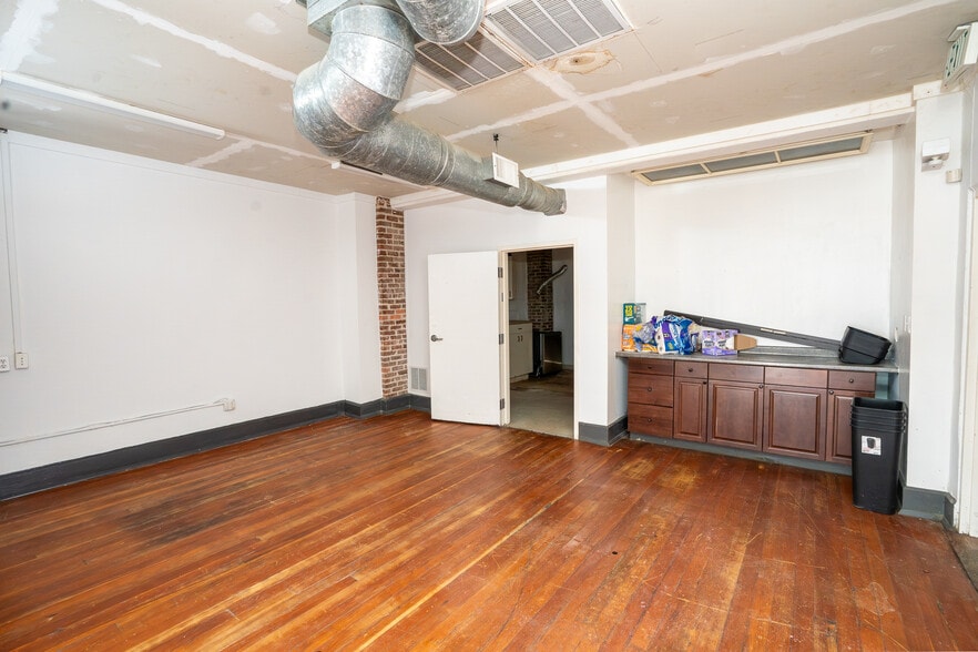 More Photos Of 1126 Central Ave, Saint Petersburg Loft Creative Space For Lease