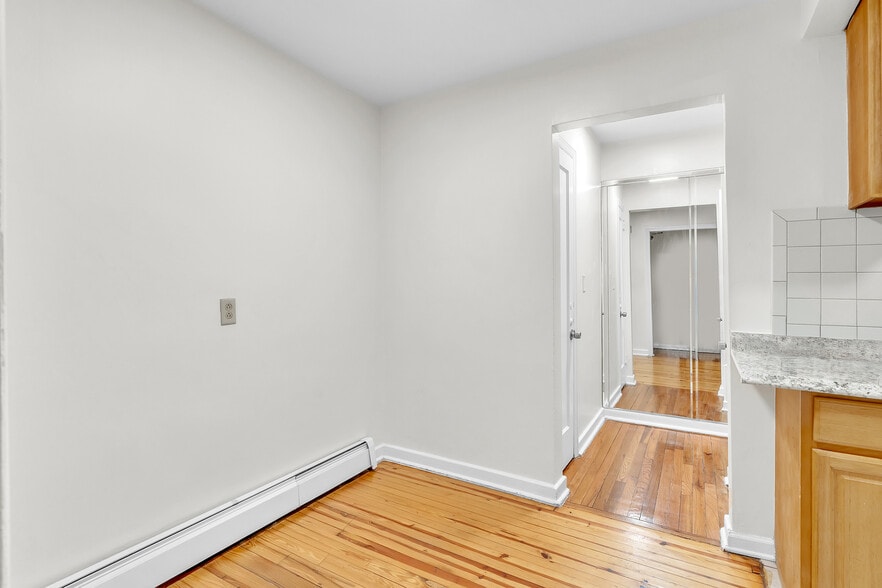 More Photos Of 478 Fabyan Pl, Newark Apartments For Sale