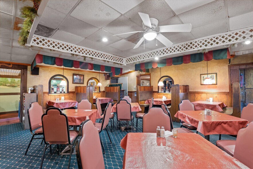 More Photos Of 3044 Deans Bridge Rd, Augusta Restaurant For Sale