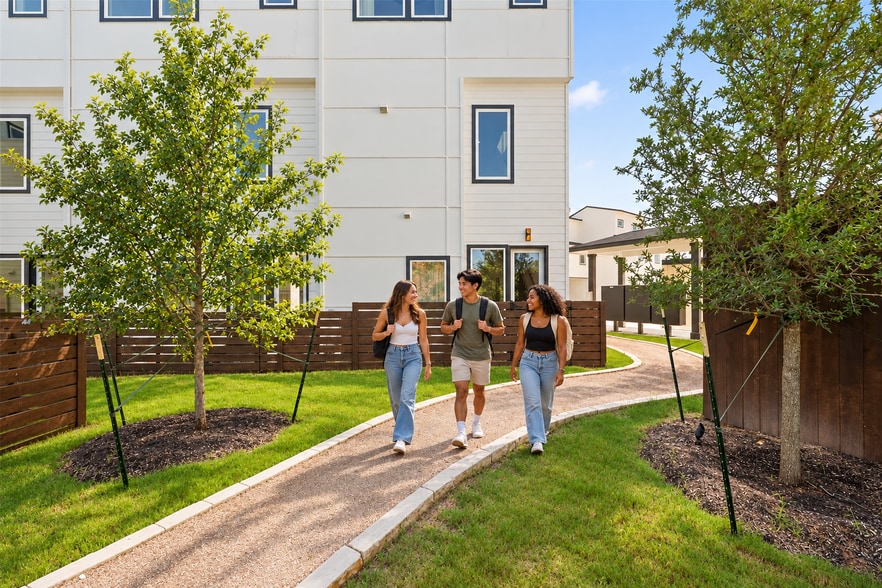 More Photos Of 5201 Martin Luther King Jr Blvd, Austin Apartments For Sale