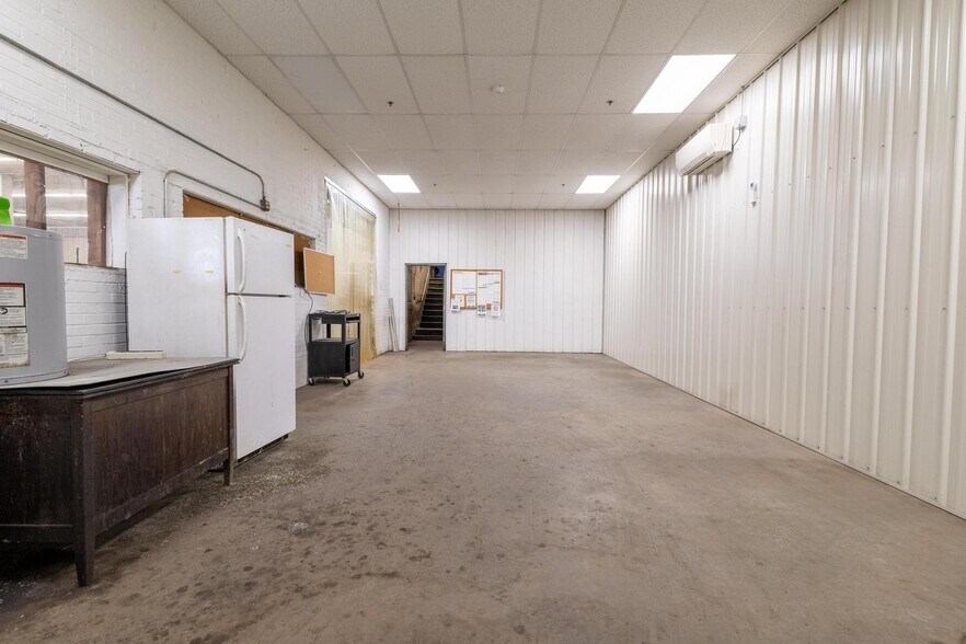 More Photos Of 620 South St, Steubenville Auto Dealership For Lease