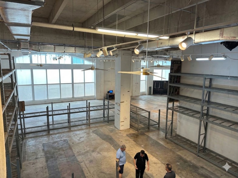 More Photos Of 2801 Biscayne Blvd, Miami Freestanding For Lease